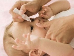how to instill drops in a child’s eyes