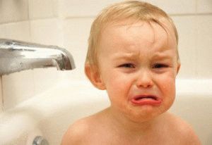 The child is afraid to bathe in the bathroom