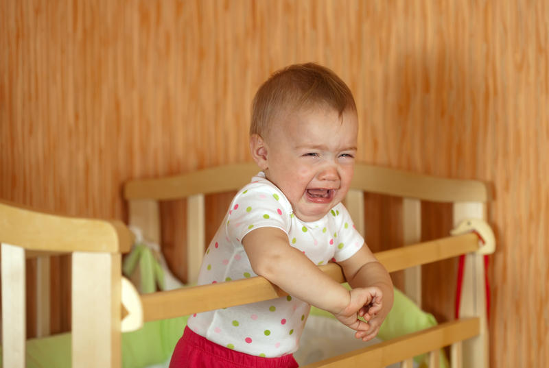 How to teach a child to sleep in his crib