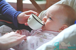 teach to drink from a cup