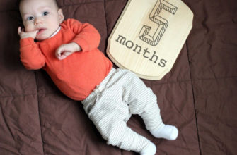 What a child can and should be able to do at 5 months
