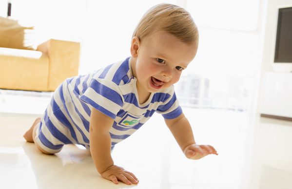what a child can do at 7 months