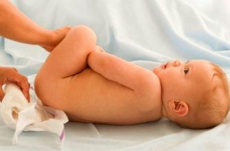about green stool in a newborn