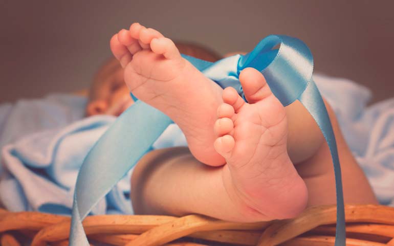 newborn baby in 1 month
