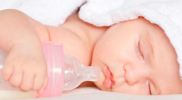 wean the baby from the bottle