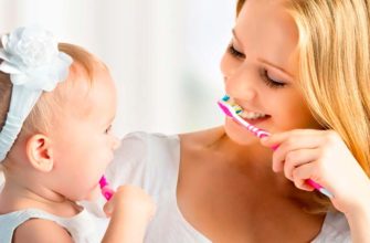 we clean the teeth of the baby