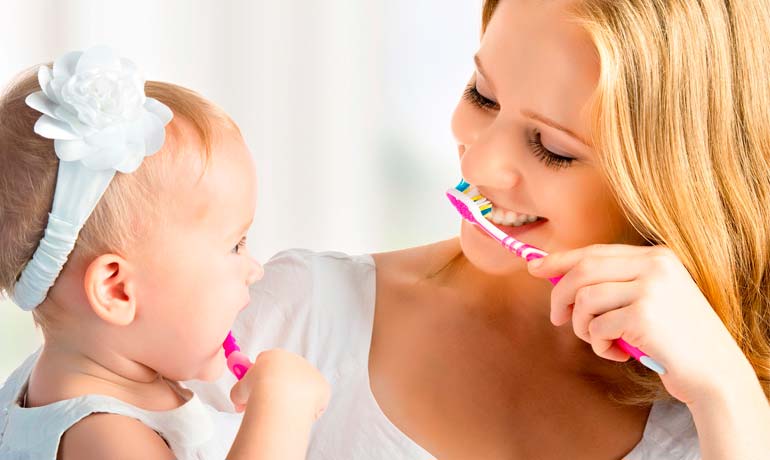 we clean the teeth of the baby