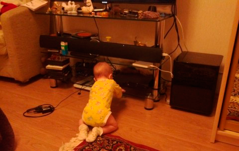 baby-everywhere-crawls