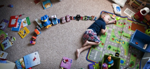 How to entertain a child at home