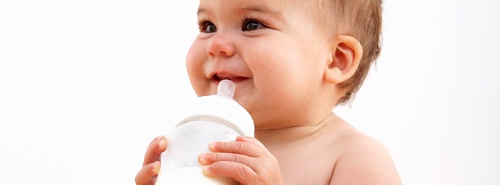 how to teach a baby to breastfeed after a bottle