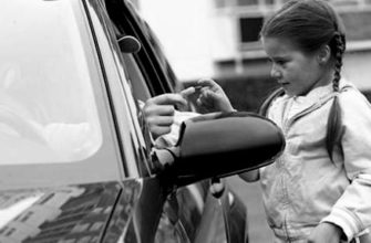 How to teach a child to talk with strangers