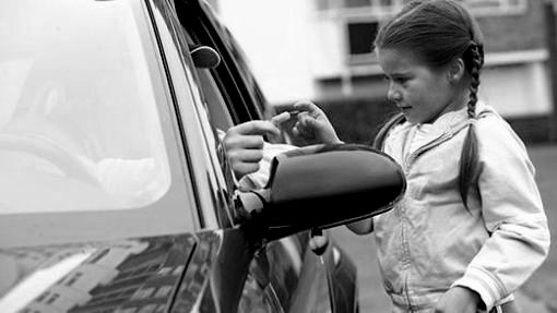 How to teach a child to talk with strangers