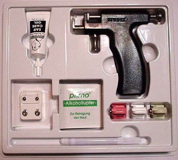 Ear piercing gun