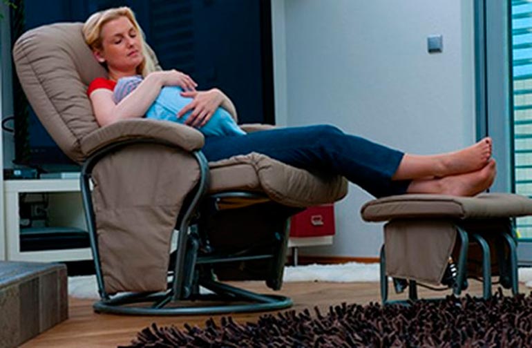 rocking chairs for nursing mothers