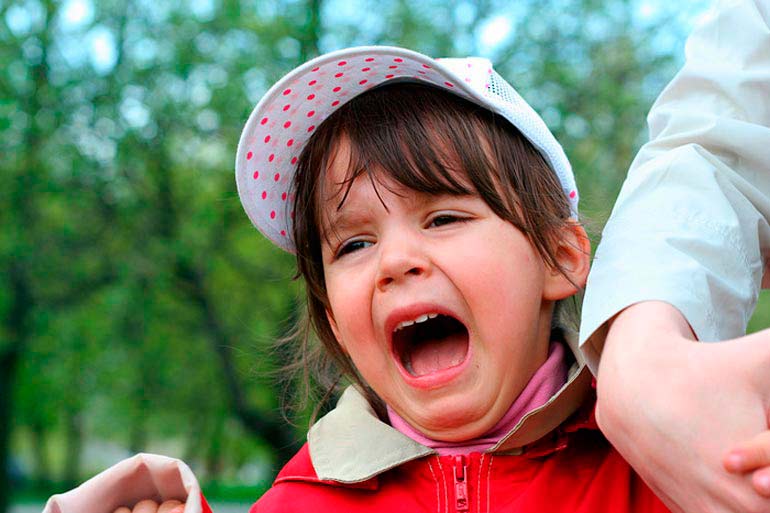 parents manipulate the child