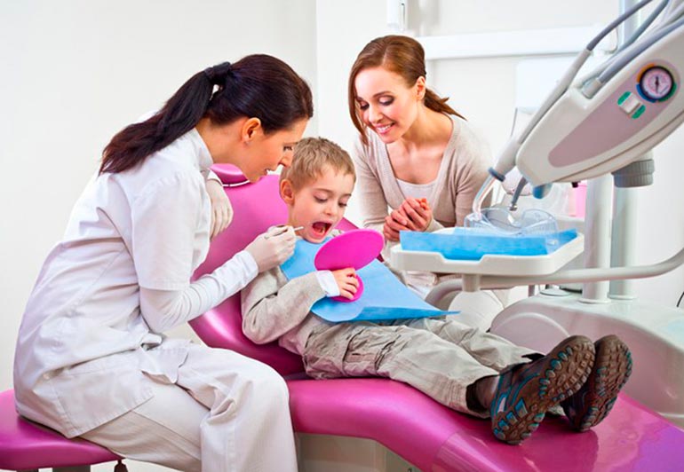 baby-and-dentist