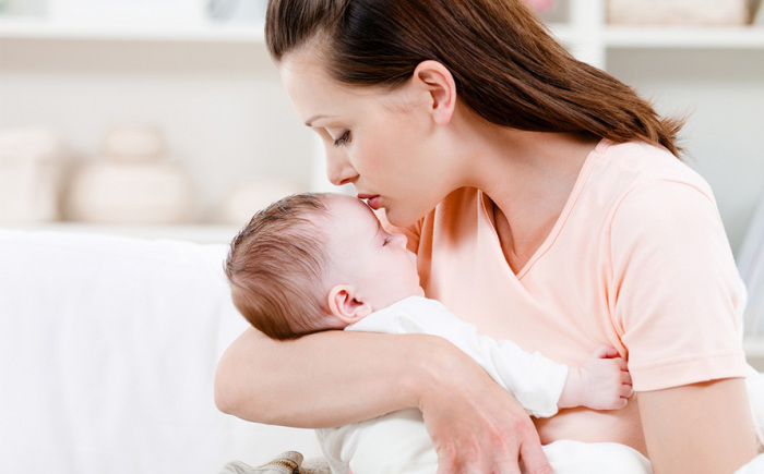 baby in mom’s arms