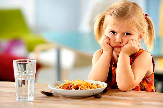 does not eat in the kindergarten