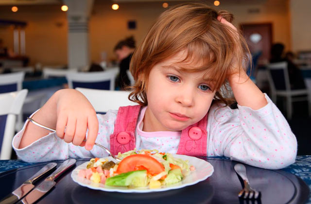 the child does not eat in the kindergarten