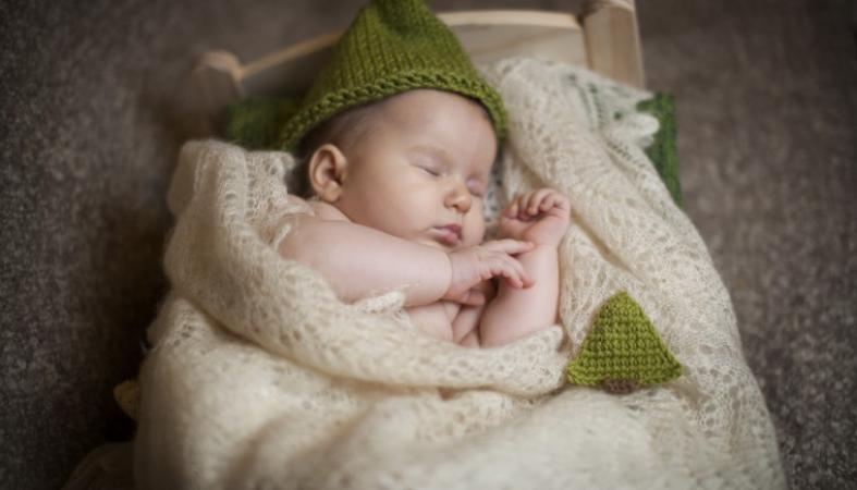 laying baby to sleep