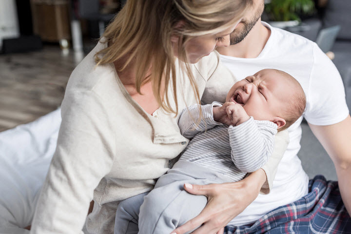 How to calm a newborn baby