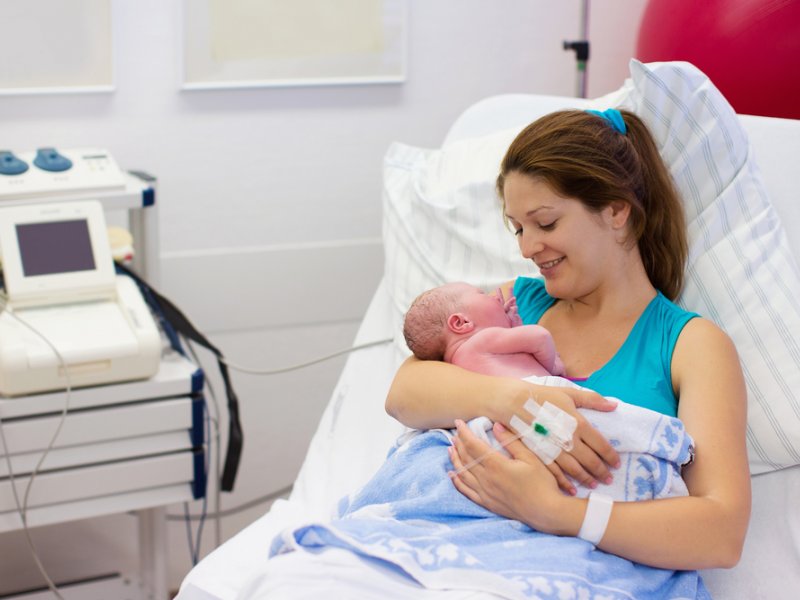 mother-with-newborn