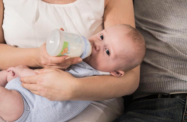 mother-guilty-because-not-breastfeeding