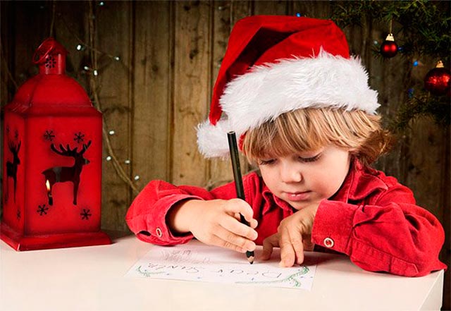 the child is waiting for a gift for the new year