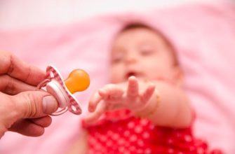 how to wean a baby from a dummy