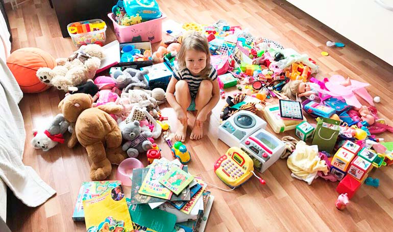 How to teach a child to clean his toys